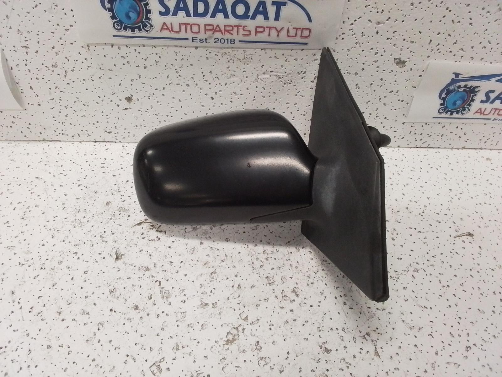 2005 Toyota Echo Right Door Mirror View Auto part Right Door Mirror Toyota Echo 2005